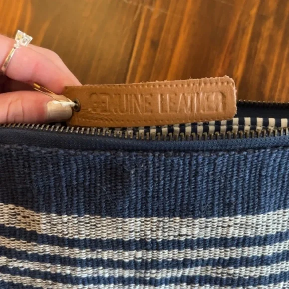 NWT Mudpie Cuff Clutch/Wristlet with Removable Bangle - Picture 4 of 4